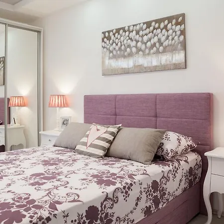 Апартаменты Old Luxury Iris *