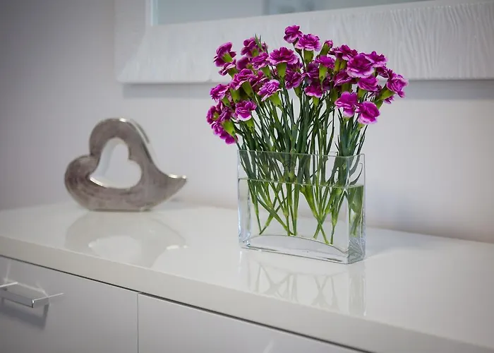 Old City Luxury Iris