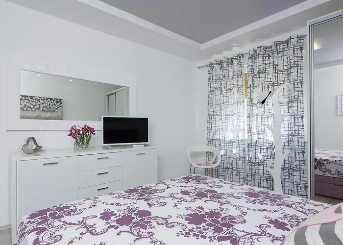 Old City Luxury Iris Apartment Split