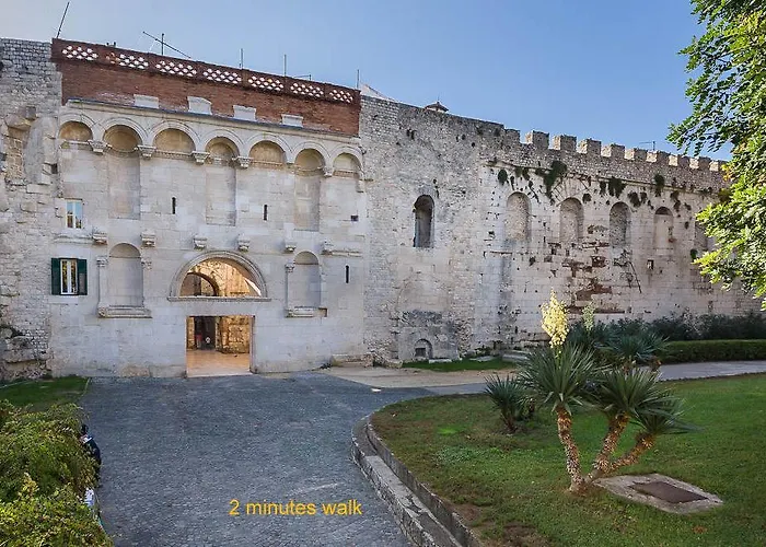 Apartment Old City Luxury Iris *