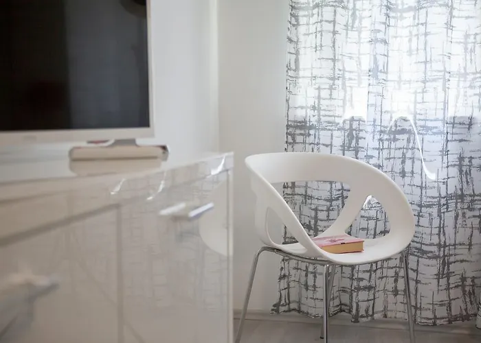 Old City Luxury Iris Apartment *